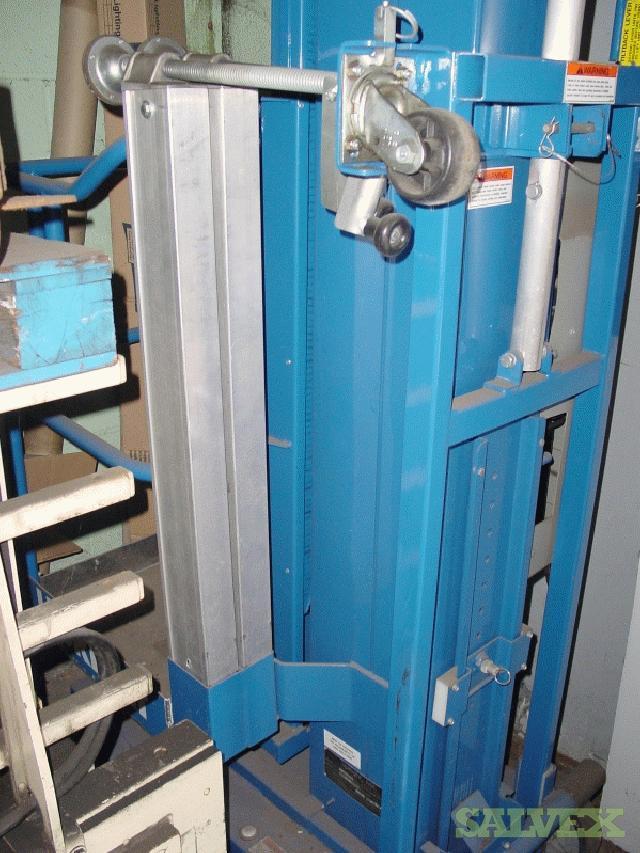 UpRight UL32 Indoor Push Around / Personnel Lift Salvex