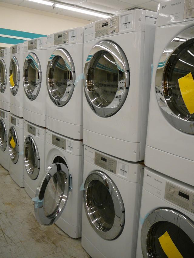 Washers and Dryers / US Currency and Coin Operated Salvex