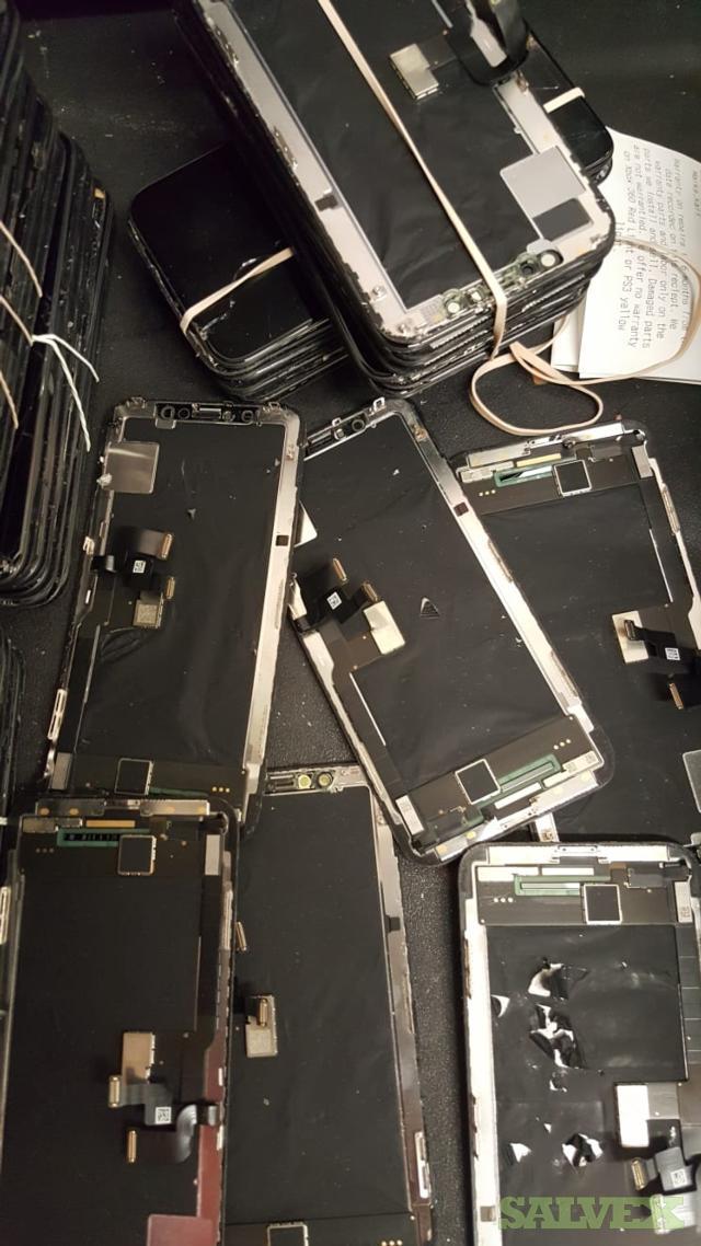 Apple iPhone LCD Screens / Broken (100,000 Pieces) (10% good) | Salvex