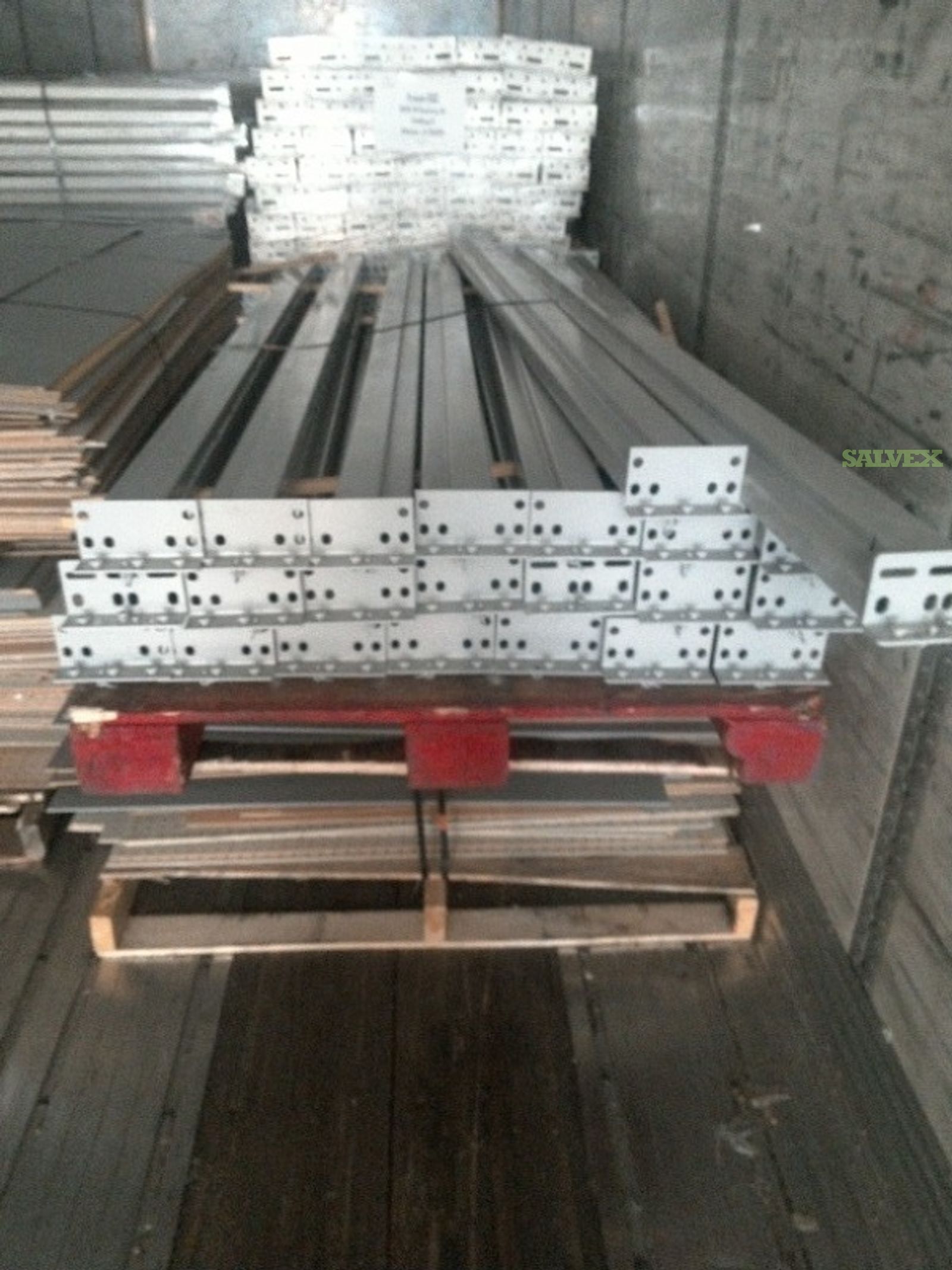 Warehouse Upright Racking w/ Teardrop Beams and Wire Decking (303