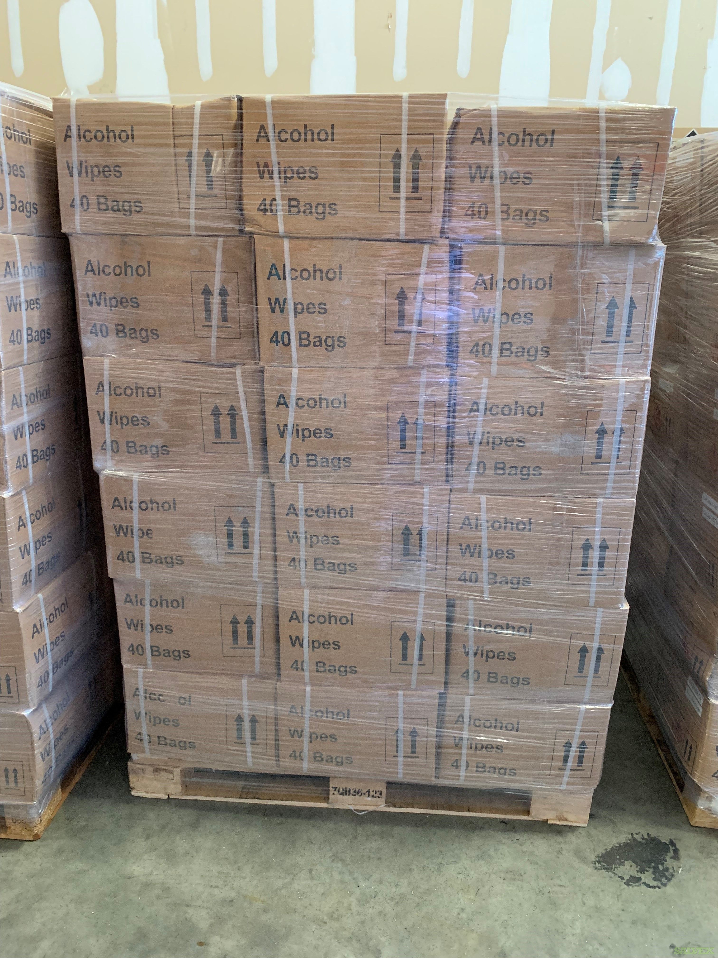 75% Alcohol Wipes (1,296 cases / 24 pallets) - Expiration: February/22