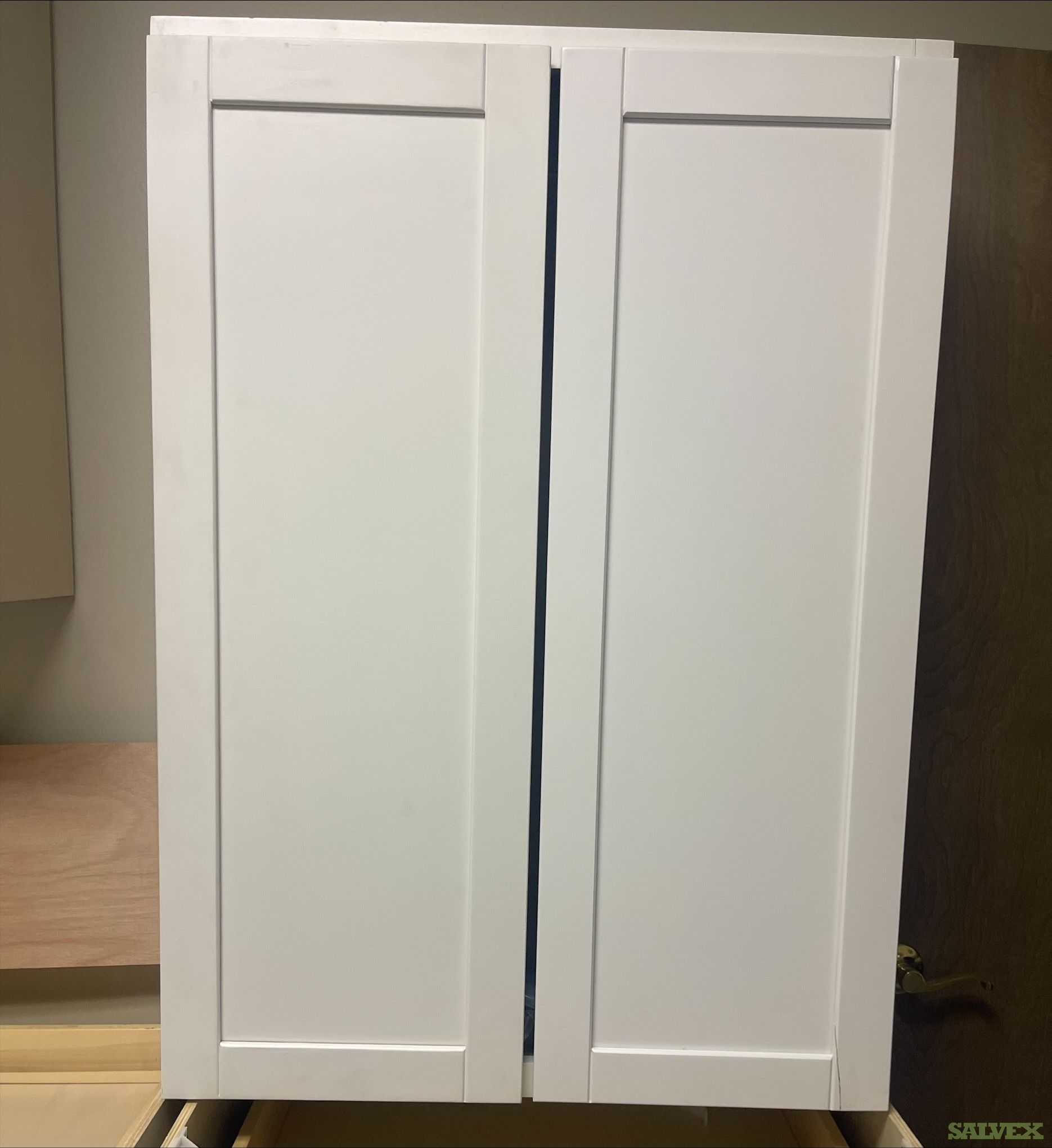 Shaker Style Cabinets  ( 1 Lot ) 