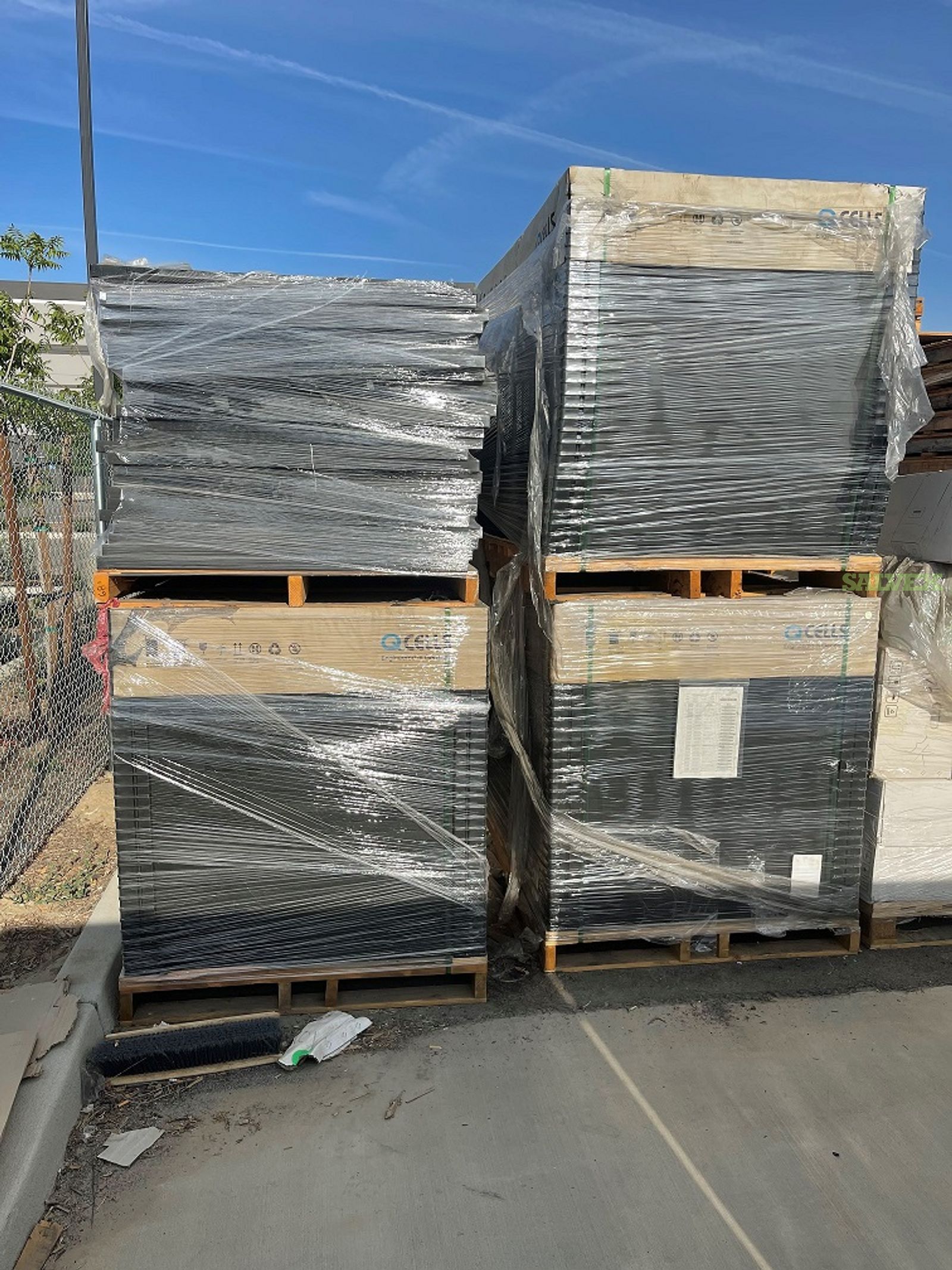 Q Cells 340 Black Solar Panels (Truck Load) | Salvex