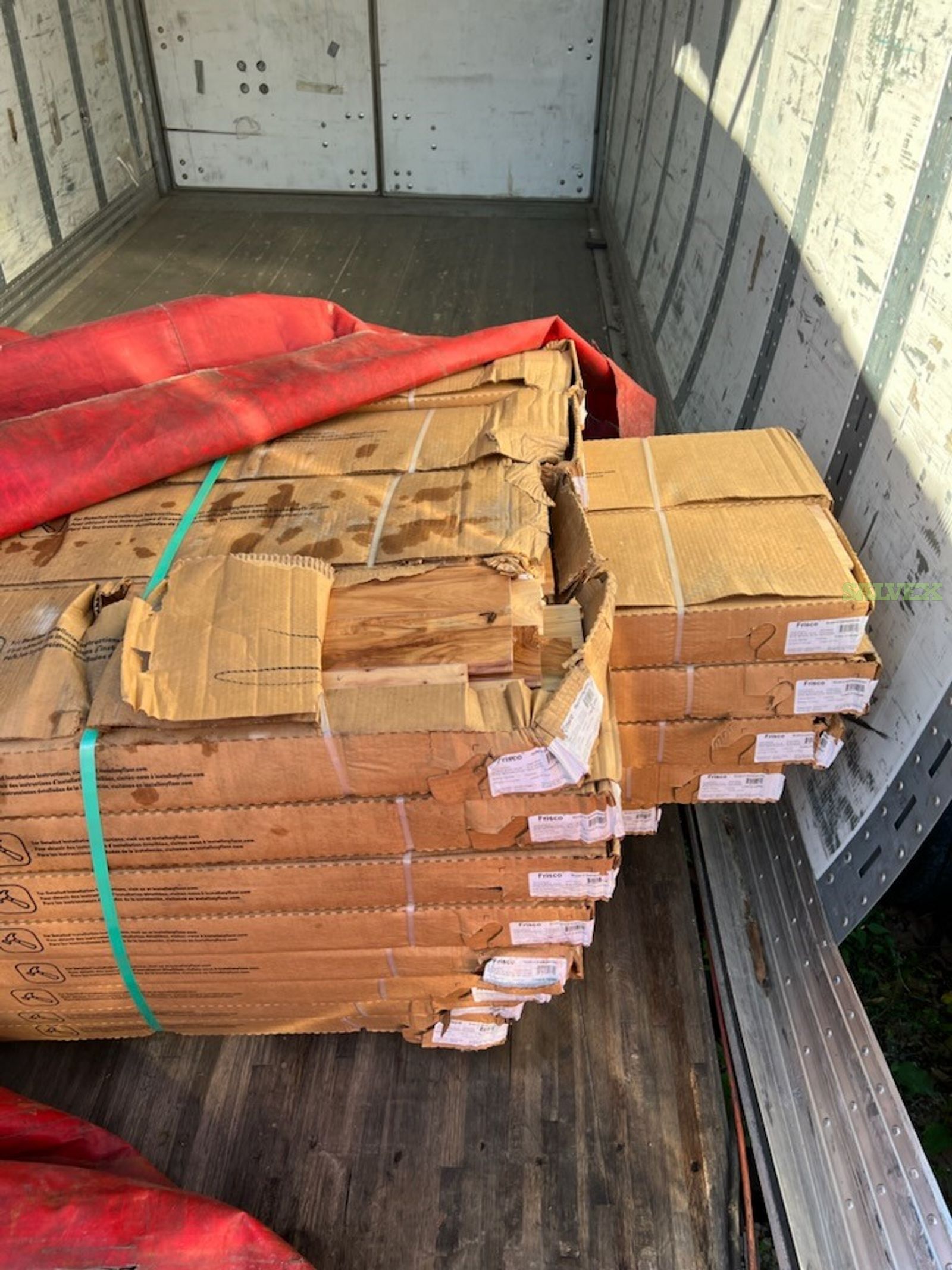 Solid Wood Flooring Materials (20 Pallets / 640 Pieces)