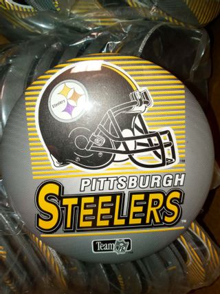 NFL Pittsburgh Steelers 16 x 20 Licensed Lithograph Prints (Approx. 3,000  Pieces)