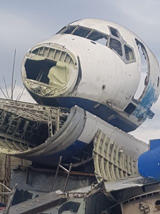 Scrapped MD-82 Fuselage Without Engine and Electronic Components (1 Fuselage)