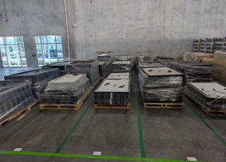 Surplus 300-400W Solar Panels - Damaged/Shattered (26 Pallets)