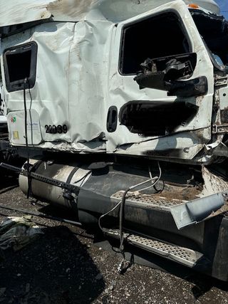 Damaged Truck (1 Unit)