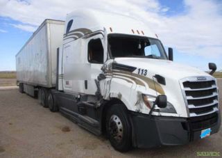 Freightliner Cascadia Truck 2021- Damaged (1 Unit)