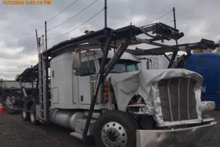 Peterbilt 389 Car Hauler 2018 - Damaged (1 Unit)