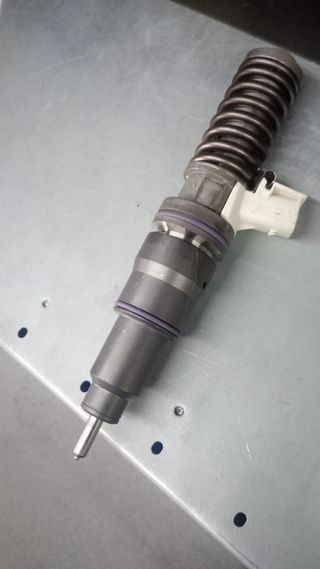 Volvo Original FH12 Fuel Injectors - Part No. 20972225 (78 Units) — occasion