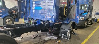 Volvo 2025 VNR64T-300 | D13 Engine, 38,449 Miles | Transmission Re — occasion
